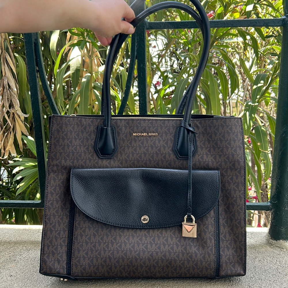 Authentic Micheal Kors Tote Bag
